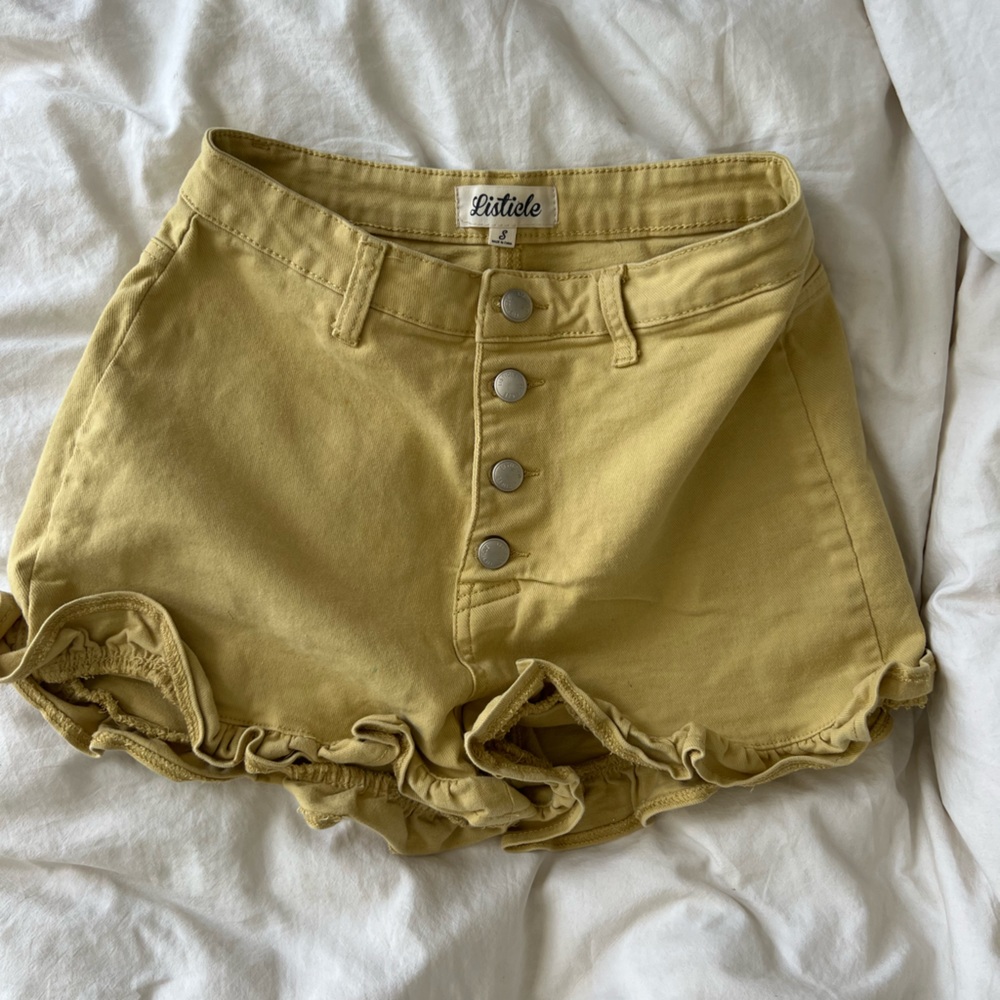 Cute yellow ruffle shorts